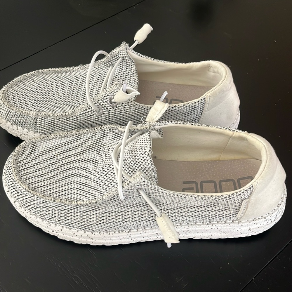 Hey Dude Wendy Sox stone white Sz 8 Euc Never worn outside.